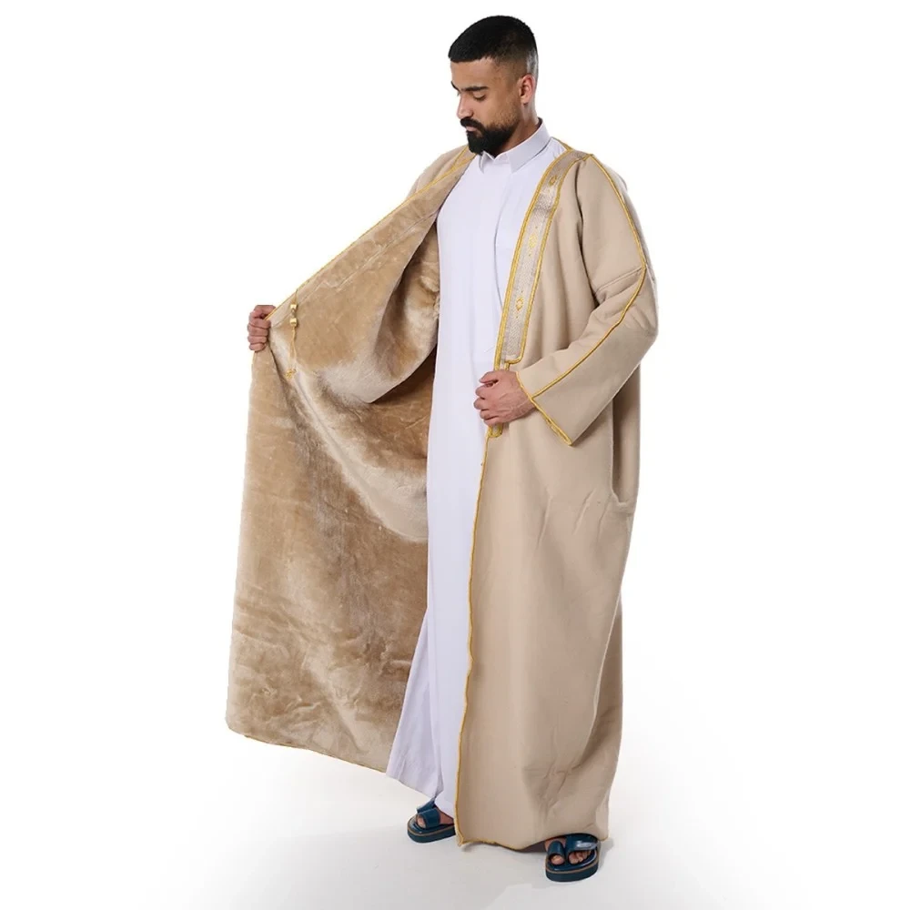 فروة بشت وبر لون بيج فاتح